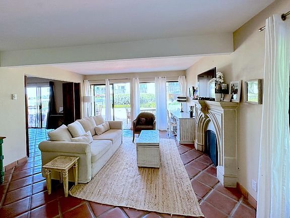 3rd image of 3375 Foothill Rd Unit 614