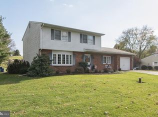 16 Sheffield Dr, Dillsburg, PA 17019