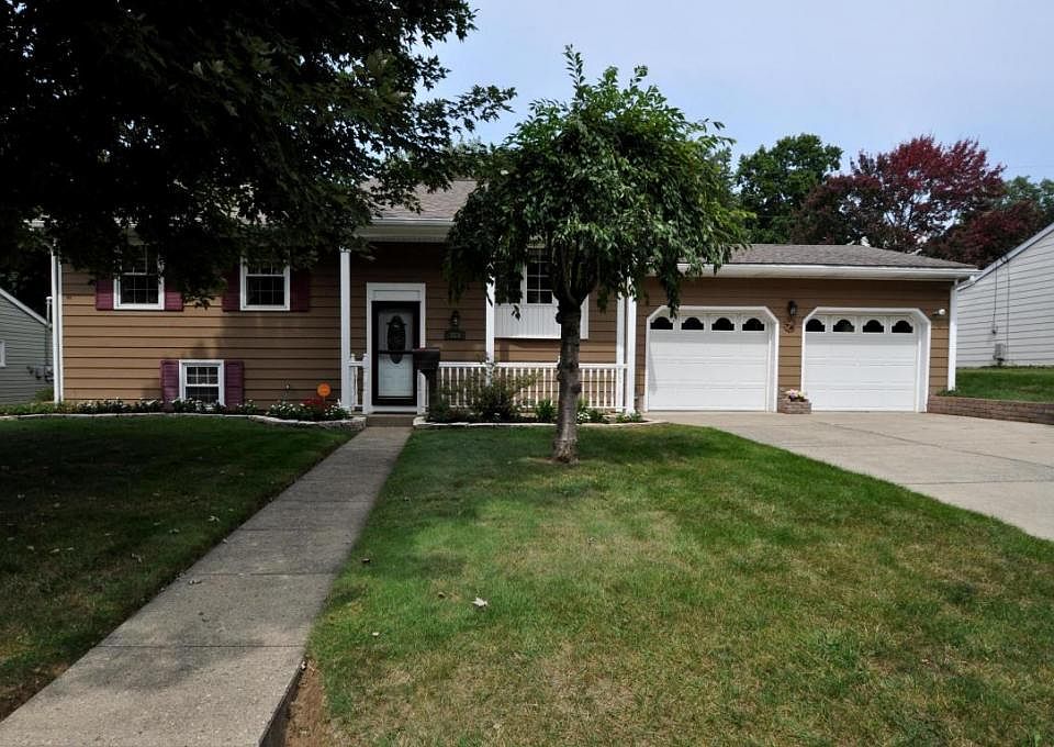 1st image of 315 Leonard Dr