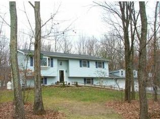 1011 Lakeside Dr, Effort, PA 18330