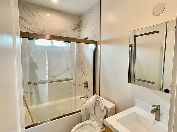 5th image of 108 Arden Ave Unit A