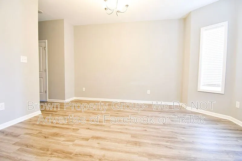 3 bed, 2.5 bath, 2172 sqft, $2,250 — Photo 3