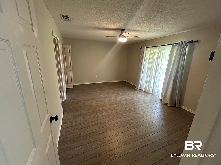 9474 Villas Dr — Photo 10