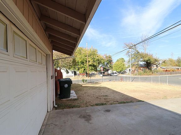 2nd image of 3415 Belden St