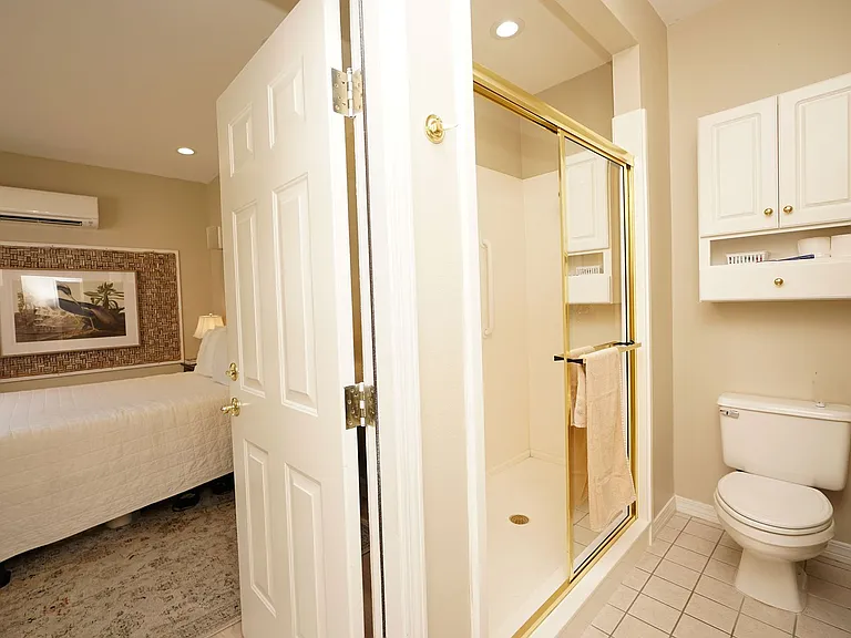 1534 Glenlake Cir — Photo 41