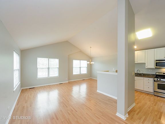 4th image of 451 Pine Lake Cir