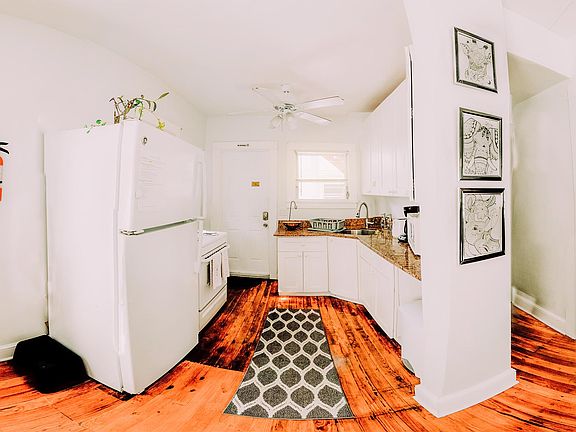 4th image of 420 3rd Ave S #1