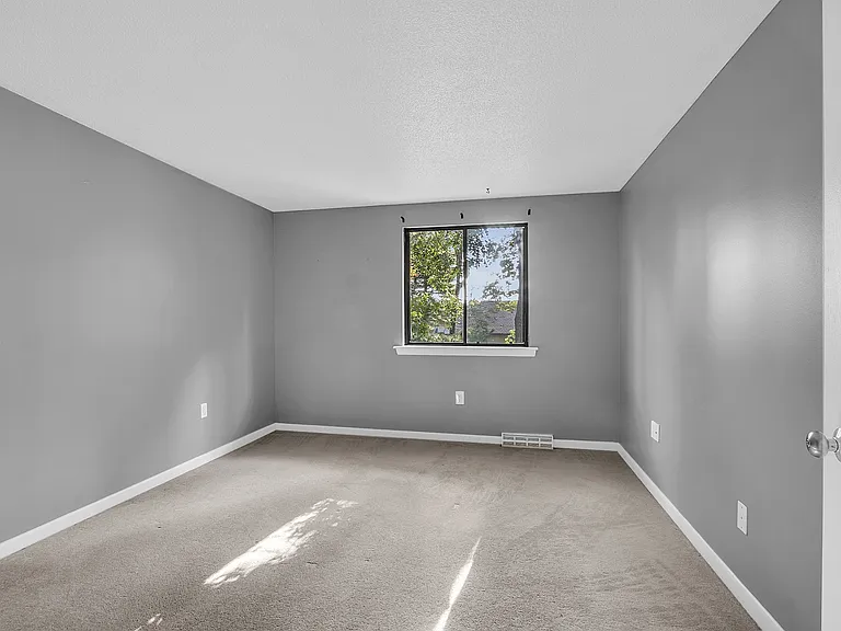 1R Snow Cir #1 — Photo 21