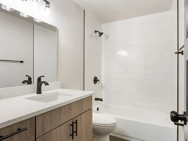 Bayswater Apartments — Photo 16