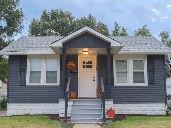 1030 Charles St, Aurora, IL 60506
