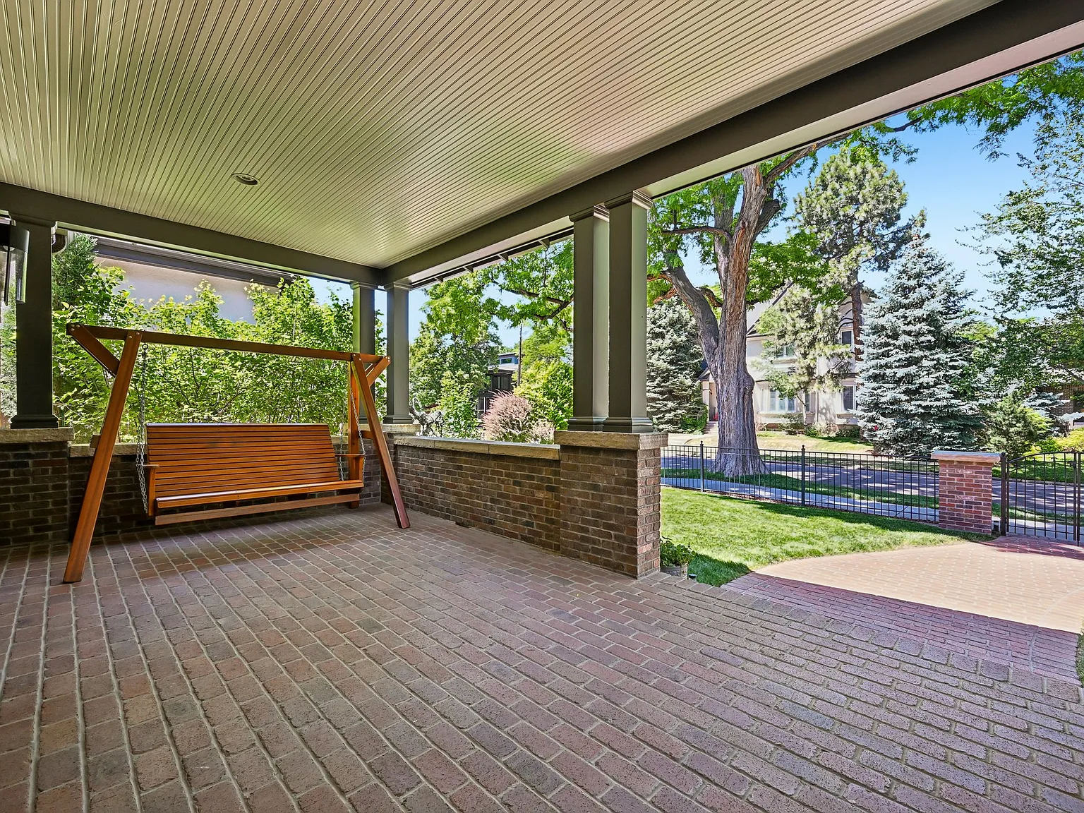 5 bed, 5247 sqft, $14,000 — Photo 3
