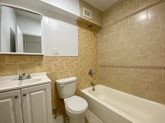 Rented by Bohemia Realty Group | media 6