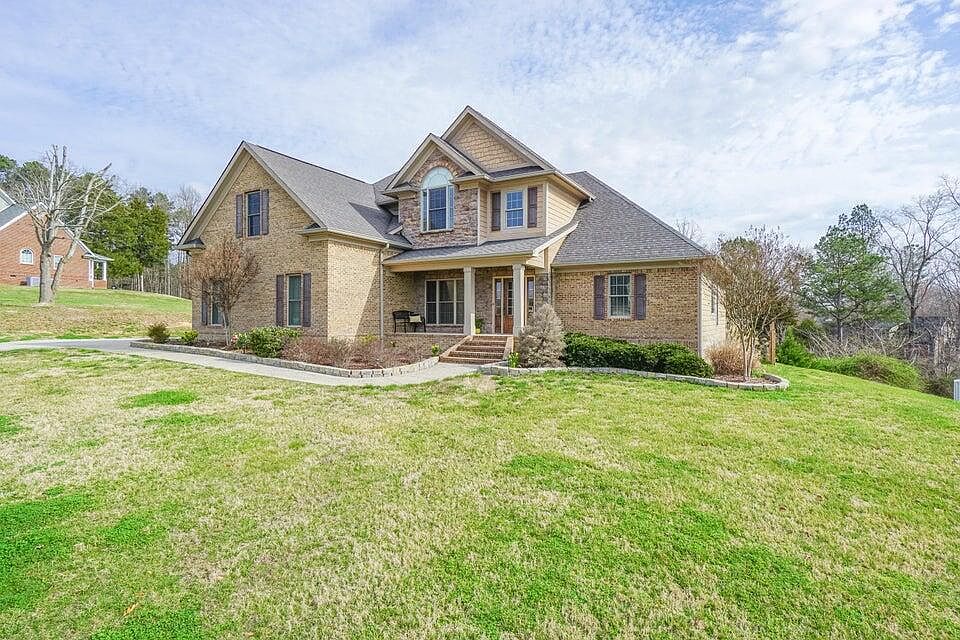1st image of 98 Hidden Hills Dr