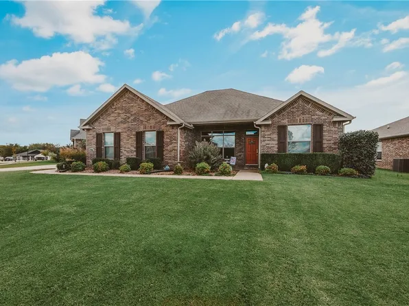 4445 Gibson St, Springdale, AR 72762