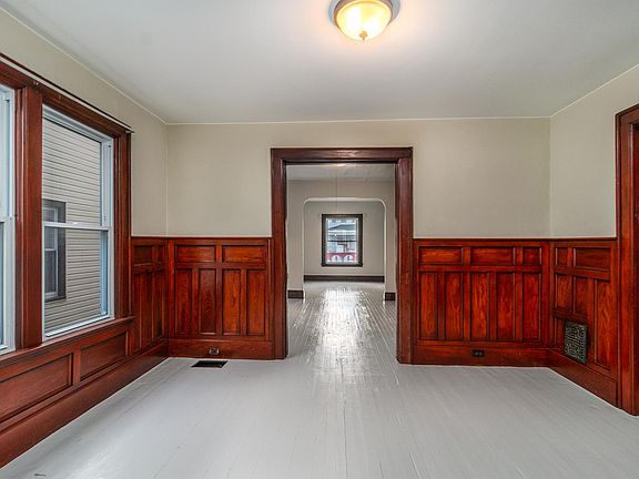 4th image of 21 Duerstein St