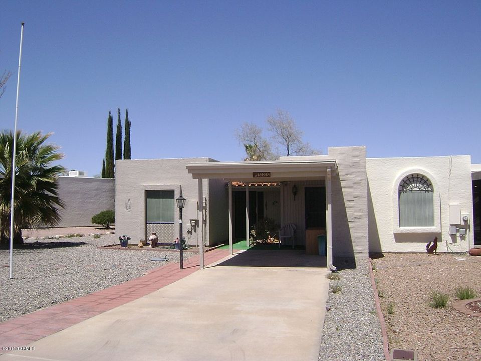 1st image of 323 N Calle Del Chancero