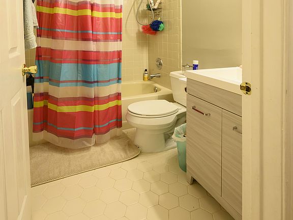 4th image of 22 Krueger Ct #1
