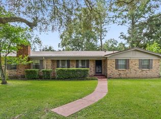13285 Crest Dr, Grand Bay, AL 36541