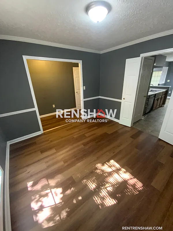 3 bed, 1.5 bath, 1424 sqft, $1,800 — Photo 4