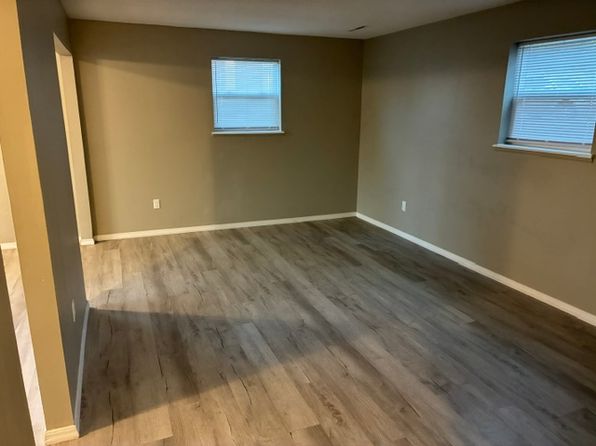 900 E Urbandale Dr #900