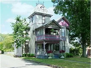 401 E Butler St photo 1