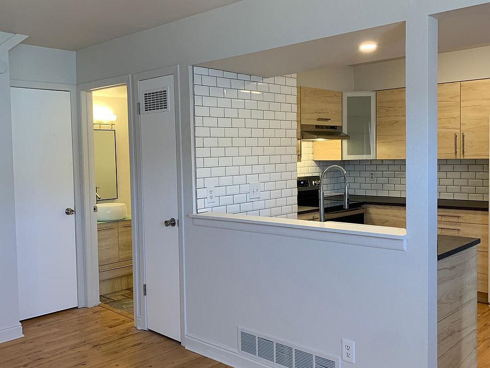 Open (ish) floor plan