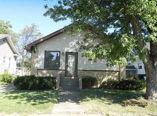679 E Lorena Ave, Wood River, IL 62095