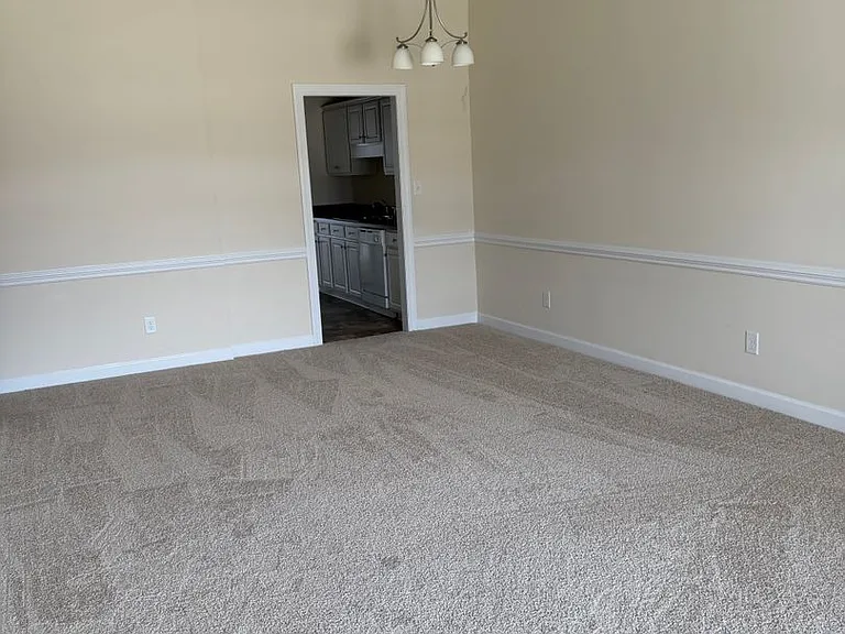 2742 Shire Ln — Photo 2