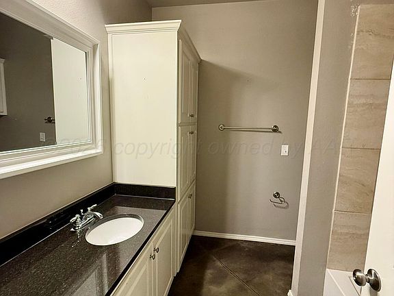 4th image of 7817 Crestline Dr