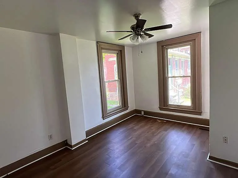 761 W 3rd St #2 — Photo 10
