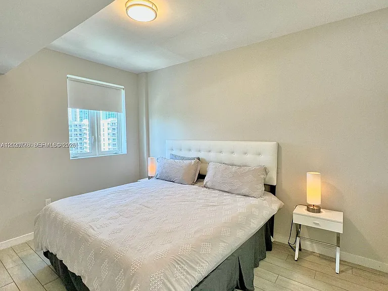 321 NE 26th St #706 — Photo 11