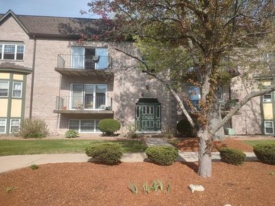 100 Oak Ln APT 10, Brockton, MA, 02301