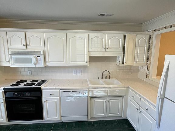 2nd image of 415 Royal Oak Dr