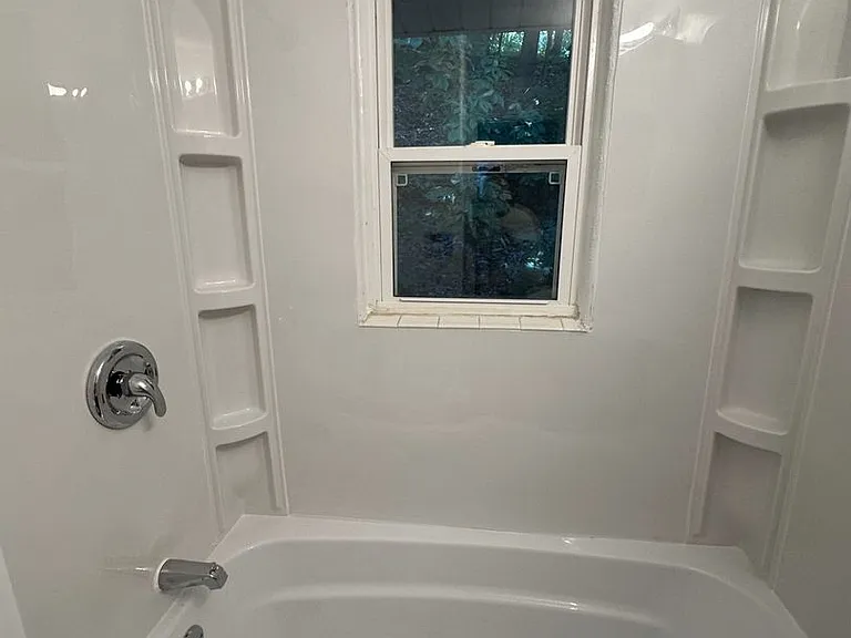 1512 E Gardner Ln — Photo 5