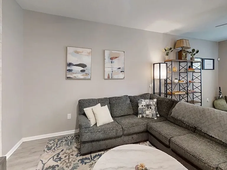 8511 Golf Way — Photo 2