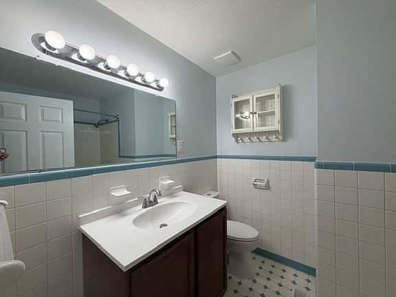 5th image of 434 Crystal Dr