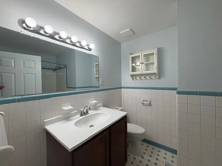 434 Crystal Dr — Photo 7