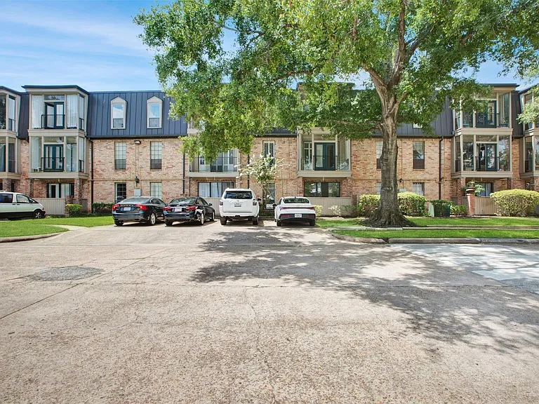 2475 Underwood St #180 — Photo 32