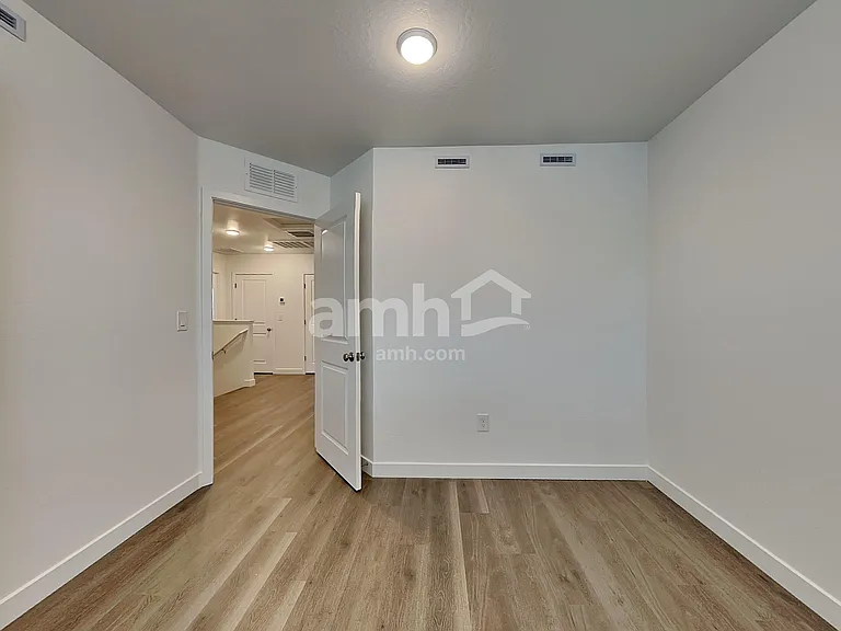 9717 W Tamarisk Ave — Photo 18