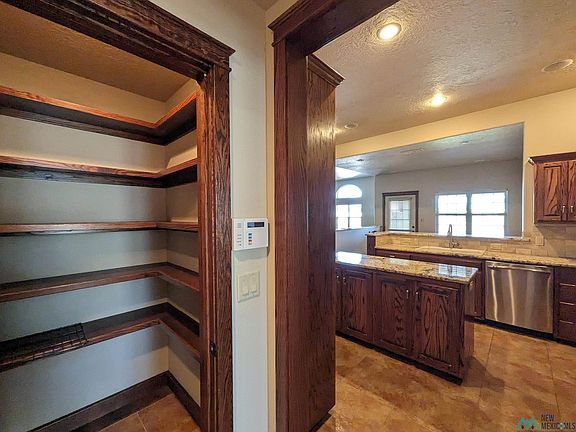 5th image of 3801 Springwood Dr