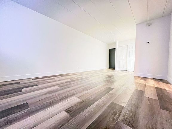 3rd image of 20 Thomas St APT 3B