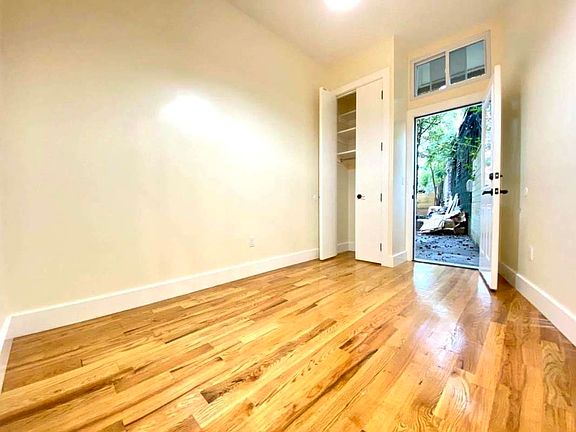 4th image of 216 Driggs Ave #1R