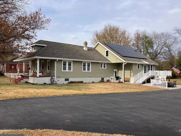 60 E Pittsfield St, Pennsville, NJ 08070