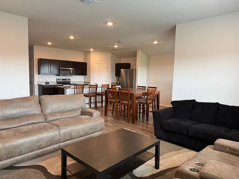 2621 Torbensen Ct — Photo 9