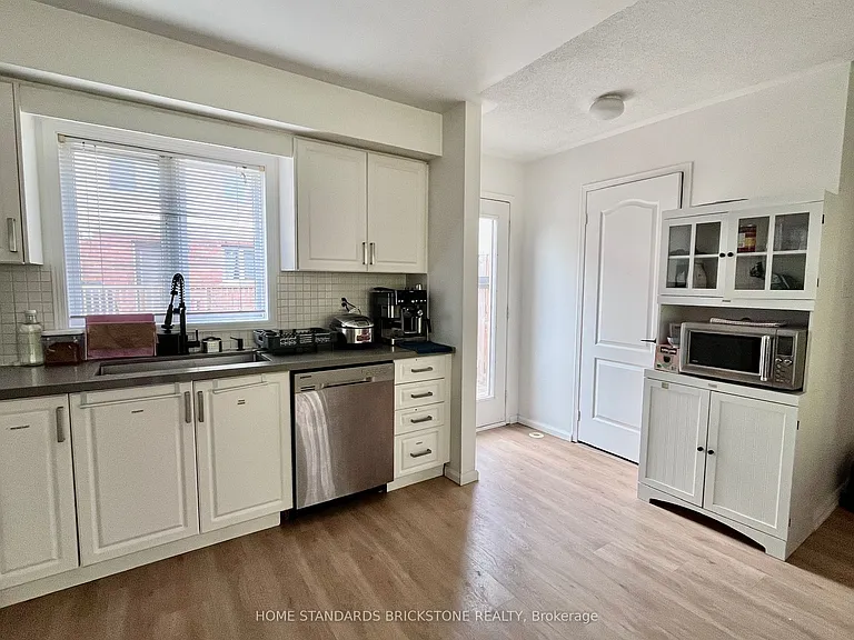 159 10th St #2 — Photo 14