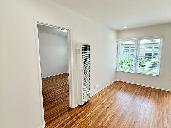 4th image of 1455 Harvard St APT D