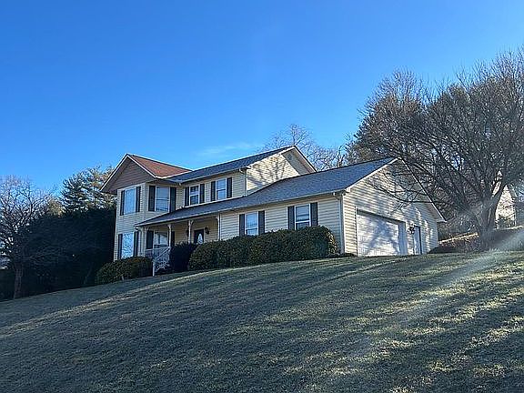 2nd image of 54 Knollview Dr