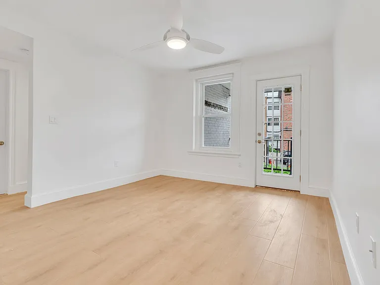 321 Summit Ave #101 — Photo 11