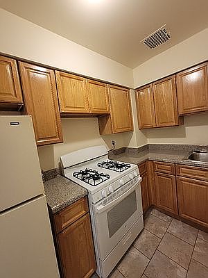 2nd image of 2589 38th St #3R