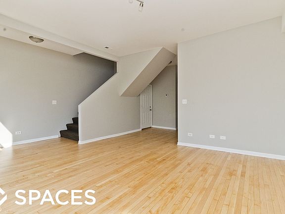 3rd image of 2315 N Leavitt St #Unt3f